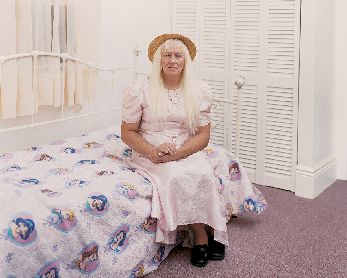 ALEC SOTH: A ROOM OF ROOMS